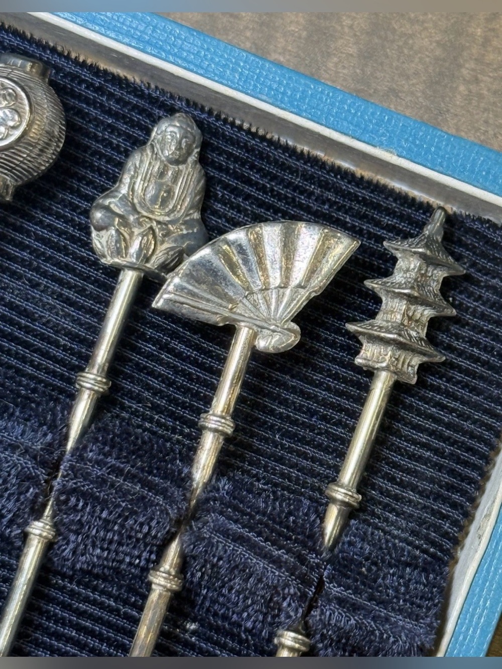 Set of 6 Japanese VTG Sterling Silver Appetizer Cocktail Forks w/ Original Box - Picture 3 of 7